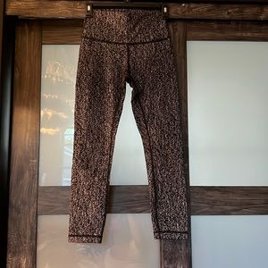 Lululemon Black & White 7/8ths Leggings - US 4 - Excellent Condition